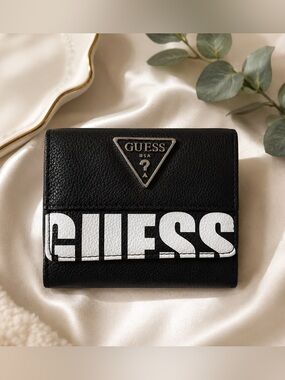 NEW Guess Logo Wallet | Black & White Tri-Fold Wallet | Y2K Style |
